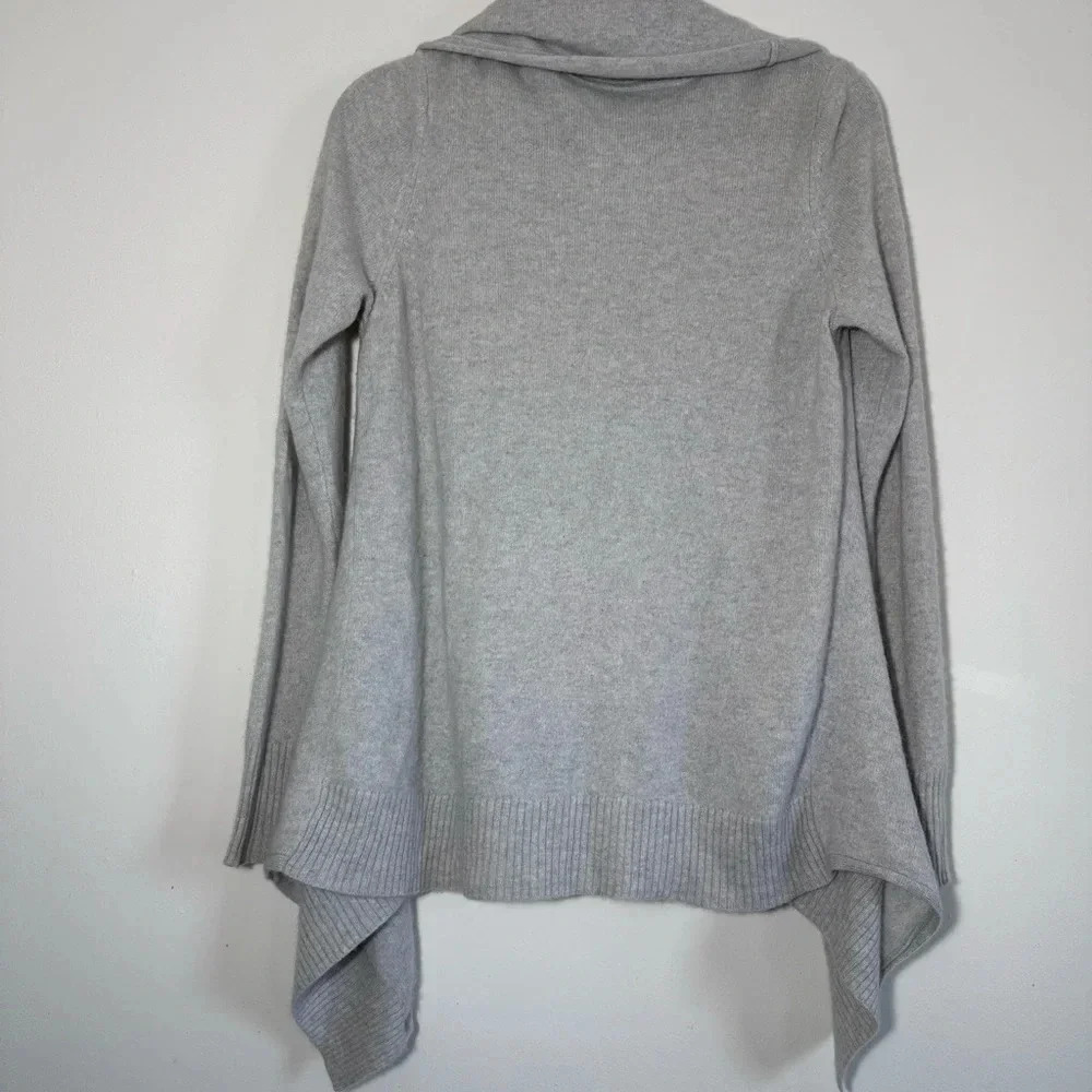 C by Bloomingdale’s 100% 2 ply Cashmere Cowl neck sweater gray size M - Picture 11 of 12